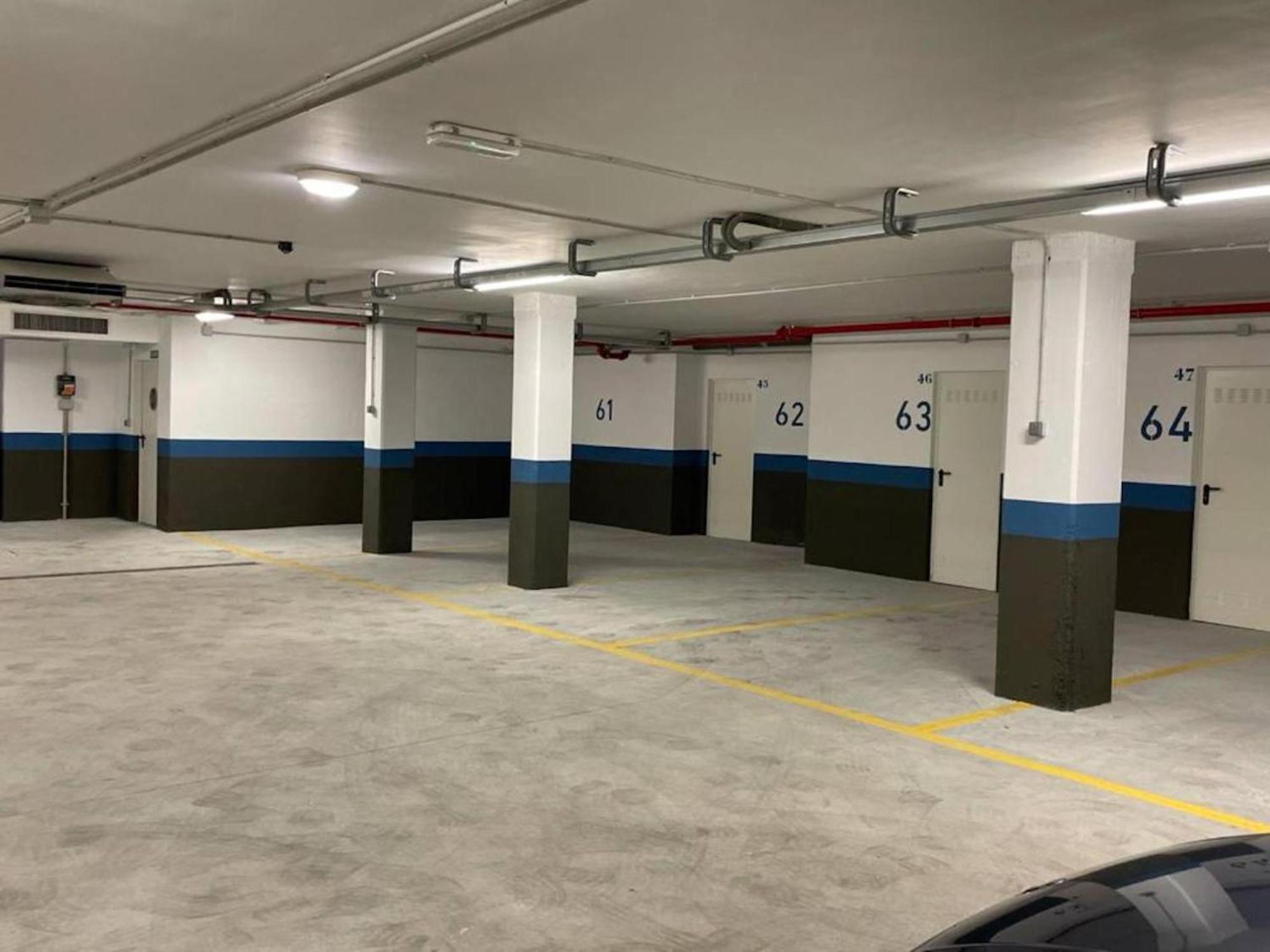 En Casco Historico Con Terraza Comunitaria Y Parking Opcional Apartamento Granada
